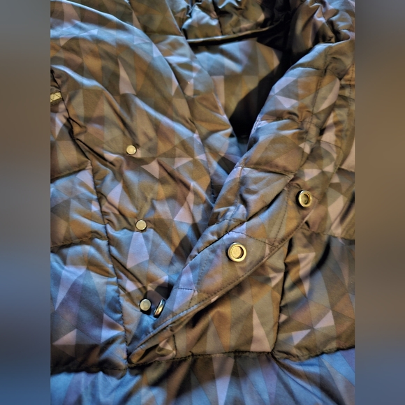 STUNNING LULULEMON FLUFF OFF GOOSE PUFFER JACKET - Picture 7 of 10